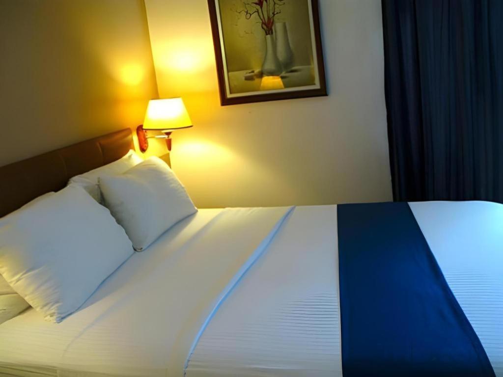 Blueberry Tourist Hotel Davao City Exteriör bild