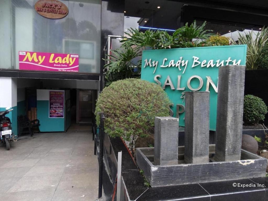 Blueberry Tourist Hotel Davao City Exteriör bild