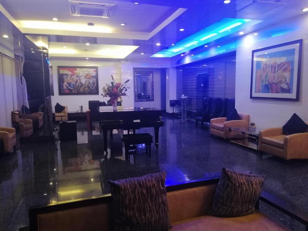 Blueberry Tourist Hotel Davao City Exteriör bild
