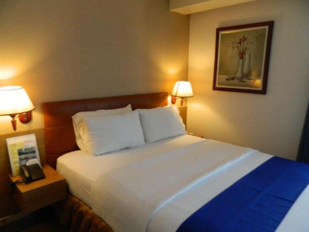 Blueberry Tourist Hotel Davao City Exteriör bild