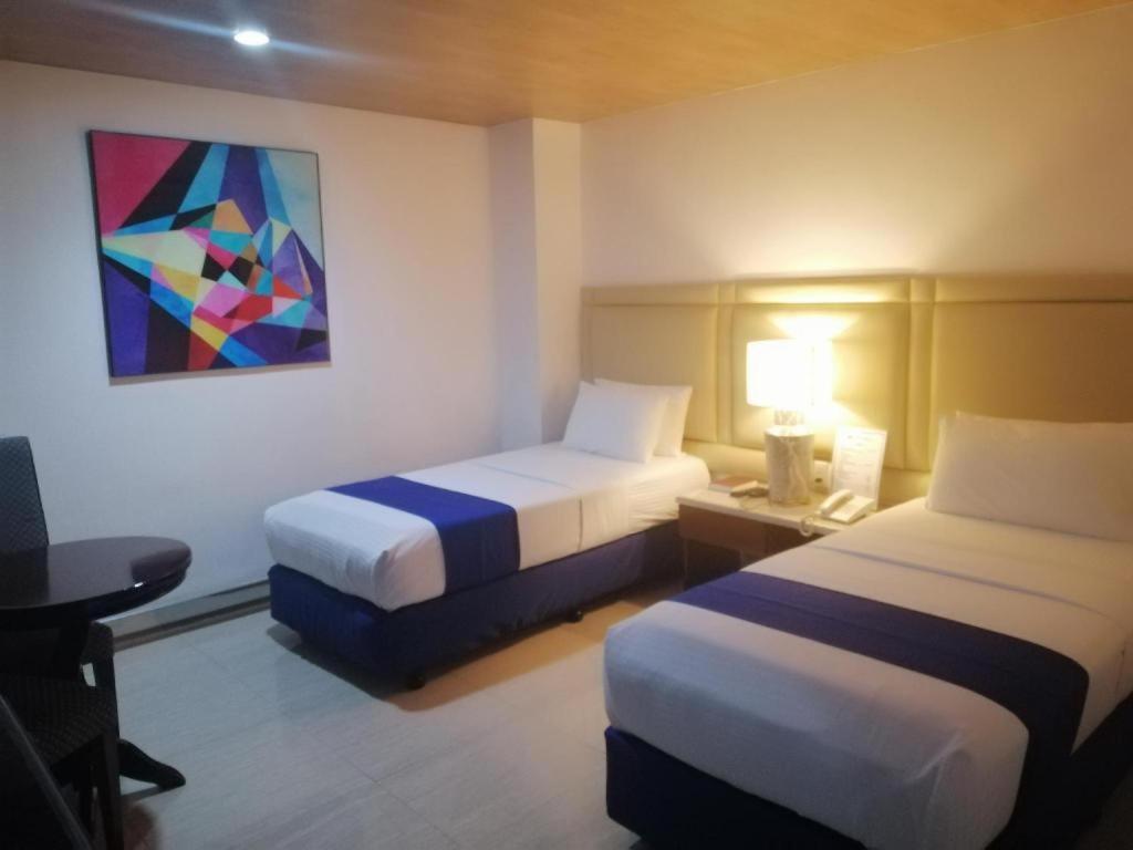 Blueberry Tourist Hotel Davao City Exteriör bild
