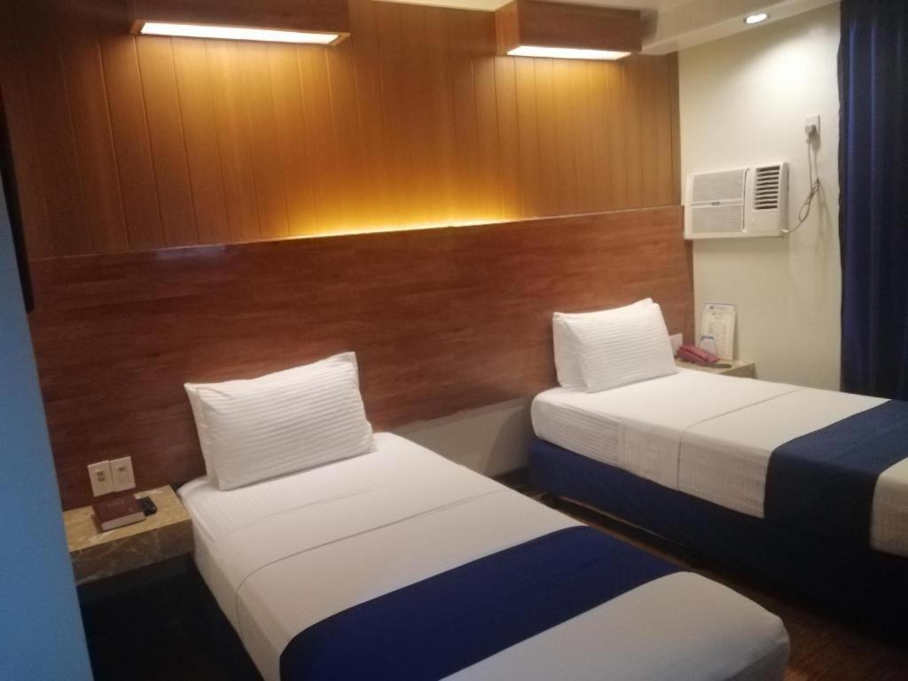 Blueberry Tourist Hotel Davao City Exteriör bild