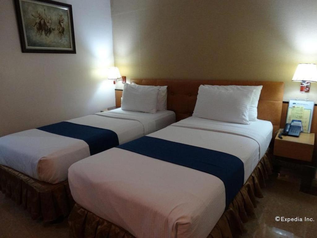Blueberry Tourist Hotel Davao City Exteriör bild