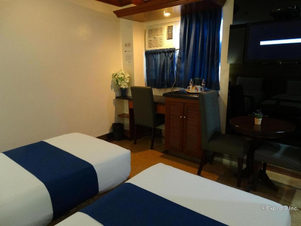 Blueberry Tourist Hotel Davao City Exteriör bild